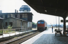120.223-3 am 24.06.1989 am Bahnsteig 3 Bahnhof Gsten
